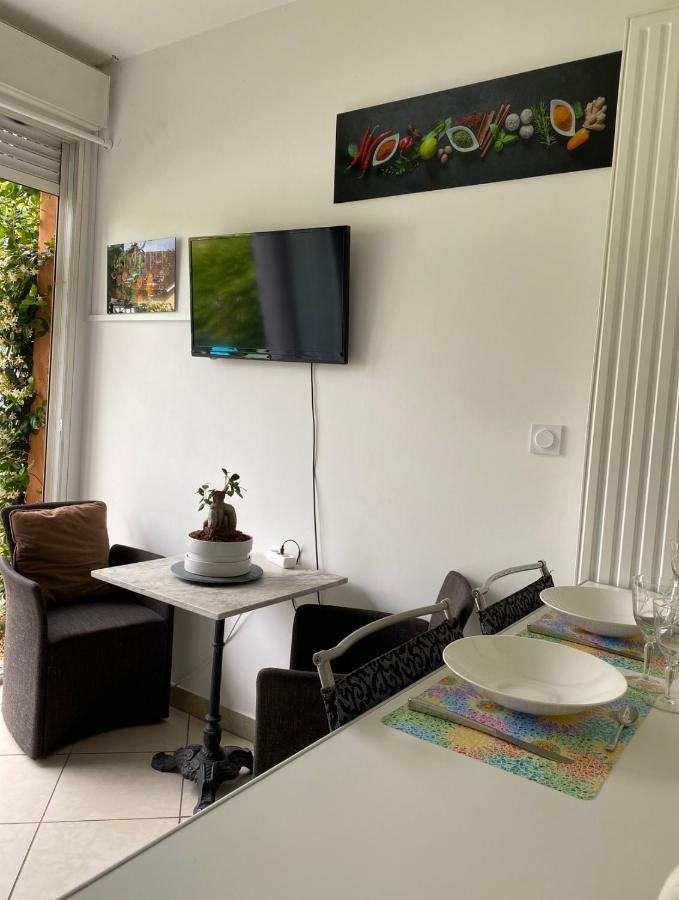 Trendy Studios Tassin Extérieur photo